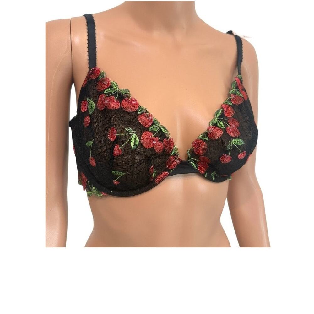 Victoria's Secret 36D Very Sexy cherry embroidered demi underwire bra BC 3190
